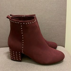 Expression faux suede healed boot Size 7